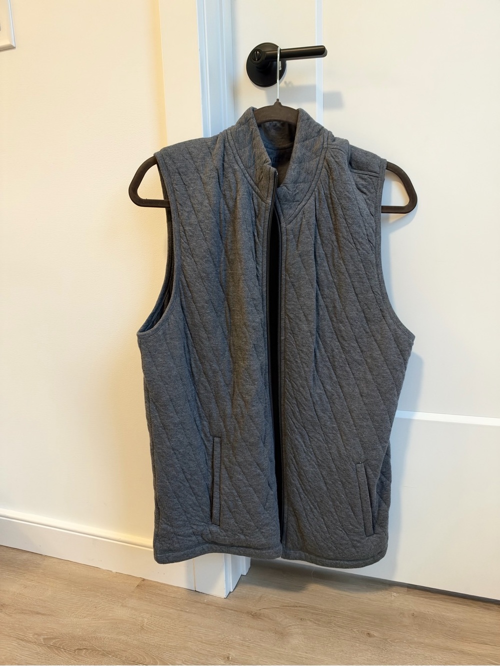 Mizzen+Main Quilted Dark Gray Women's Vest